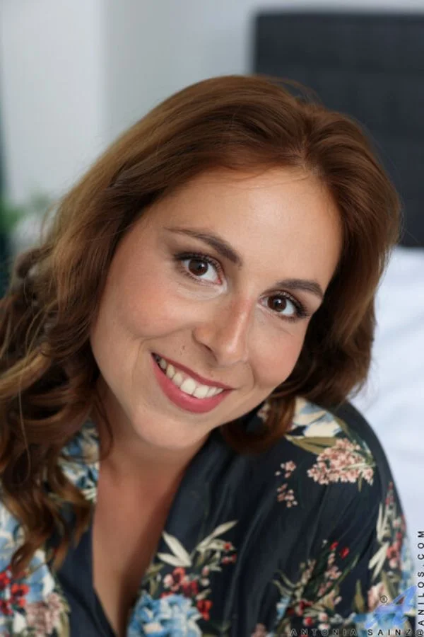 Alice 41 Anni, Donna affascinante dal sorriso elegante pronta ad ascoltarti