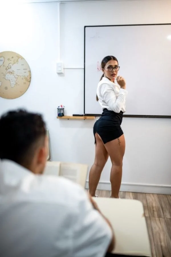 Annalisa, Professoressa elegante dal carattere brillante pronta a conoscerti